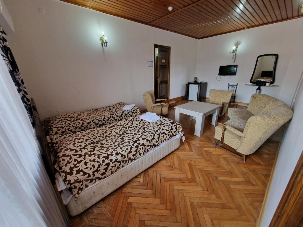 CATTALEYA room 6